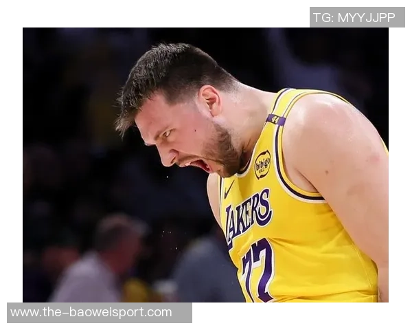 夸梅直言东契奇防守软弱湖人明星球员缺乏协防默契 夸梅直言东契奇防守软弱湖人明星球员缺乏协防默契